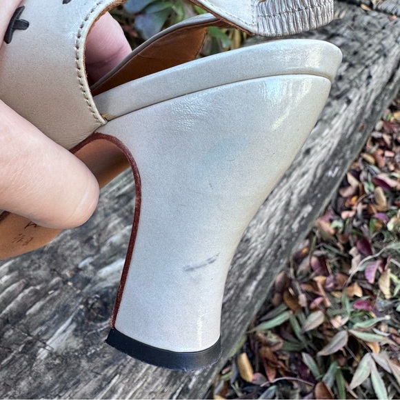 John Fluevog 8.5 M Prodigy Taupe Patent Leather Slingback Pumps Shoes Peru - Picture 9 of 14